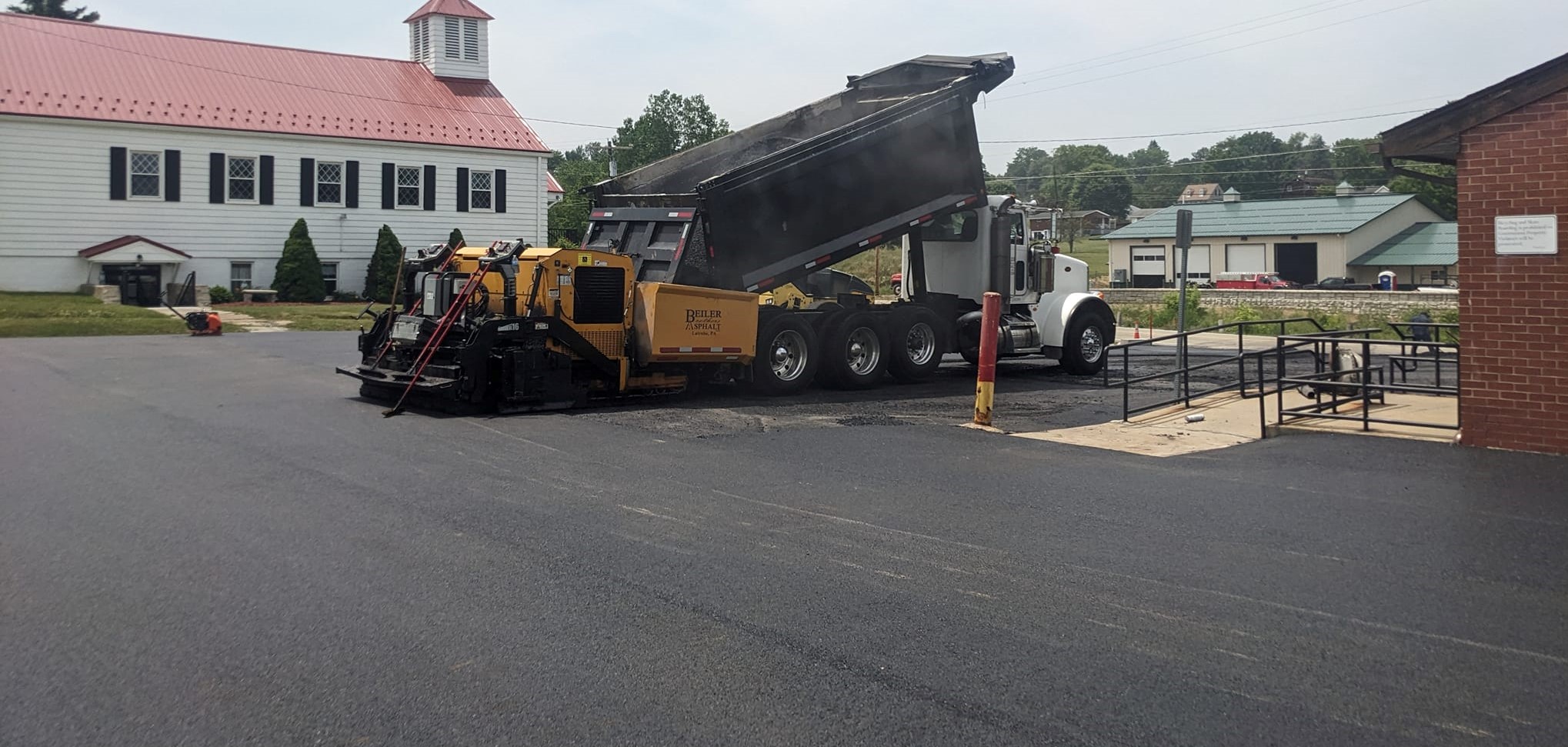 How Much Does an Asphalt Driveway Cost? (2024)