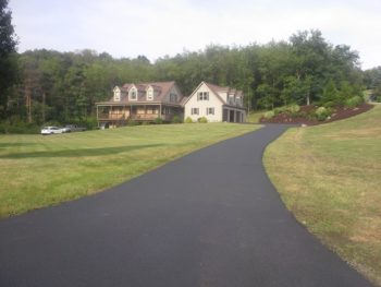 new-asphalt-driveway-greensburg-pa